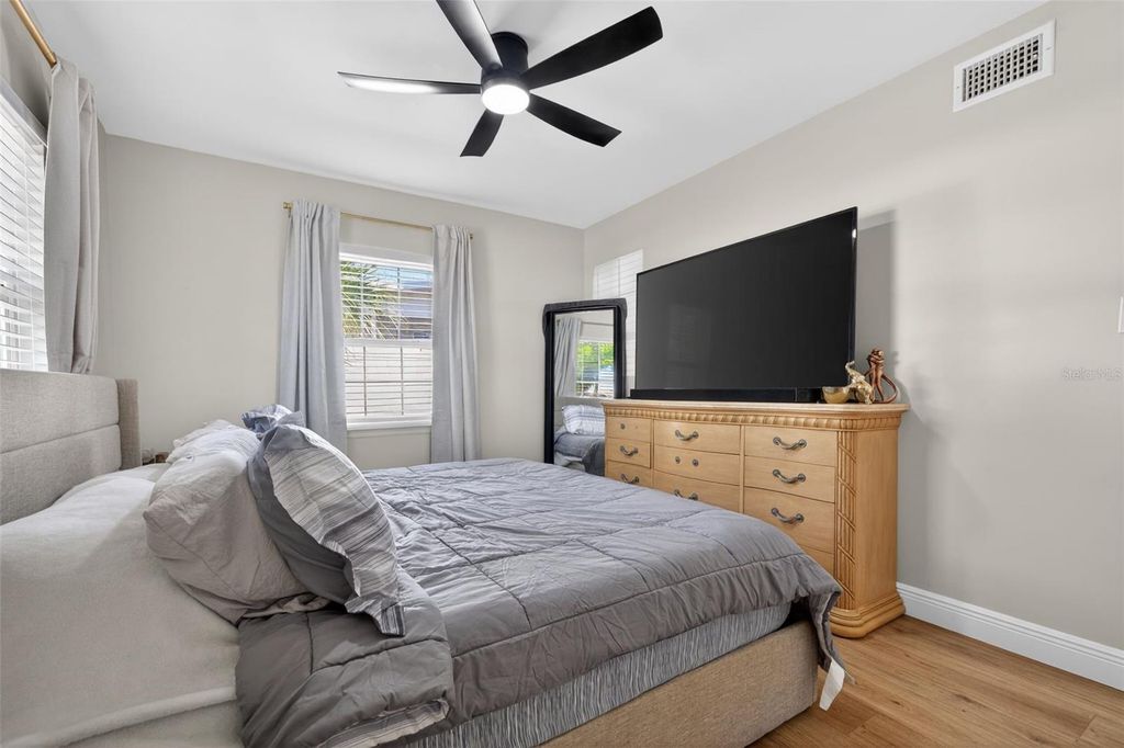 Image 13 of property listing at 4420 POMPANO DRIVE SE, St Petersburg, FL 33705