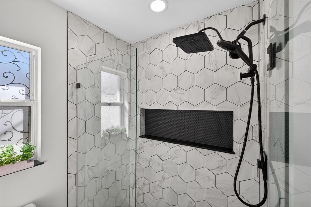 Image 16 of property listing at 4420 POMPANO DRIVE SE, St Petersburg, FL 33705