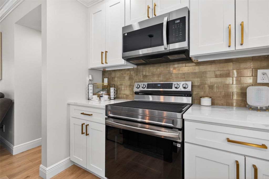 Image 3 of property listing at 4420 POMPANO DRIVE SE, St Petersburg, FL 33705