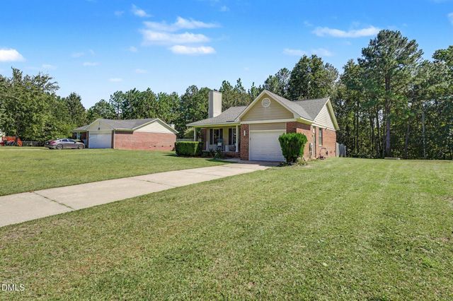 210 Spruce Pine Drive, Raeford, NC 28376