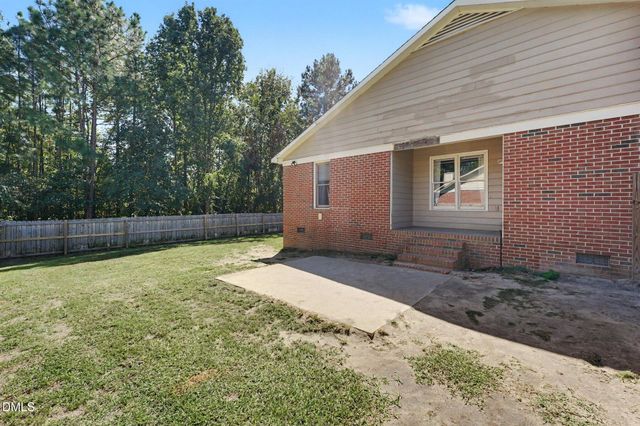 210 Spruce Pine Drive, Raeford, NC 28376