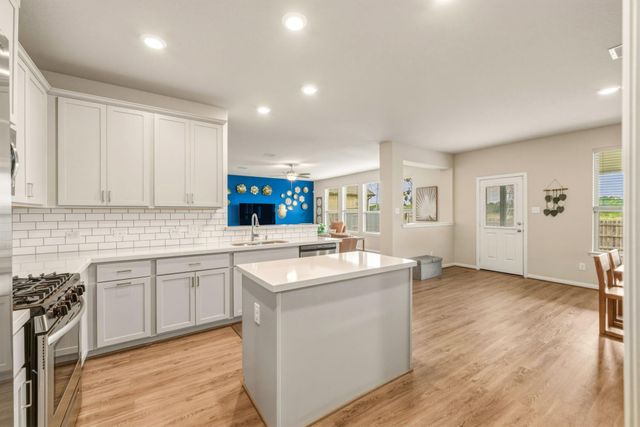 2817 Sellers Island Drive, League City, TX 77573