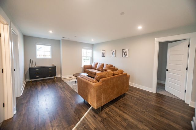 104 Ruby Dr, Hendersonville, TN 37075