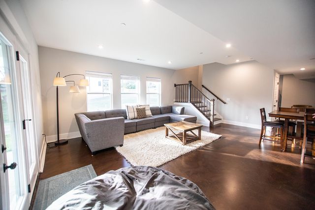 104 Ruby Dr, Hendersonville, TN 37075