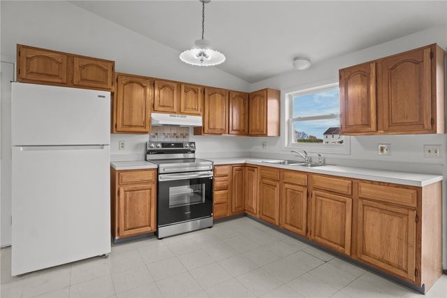 355 Bristol Ferry Road 1, Portsmouth, RI 02871