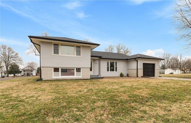 2008 E 15th Street, Sedalia, MO 65301