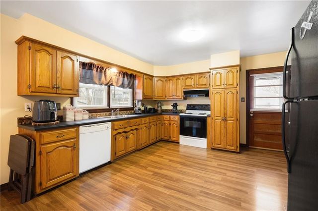 2008 E 15th Street, Sedalia, MO 65301