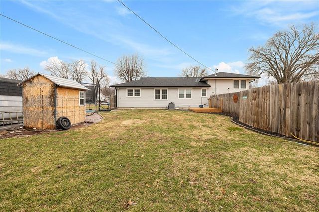 2008 E 15th Street, Sedalia, MO 65301
