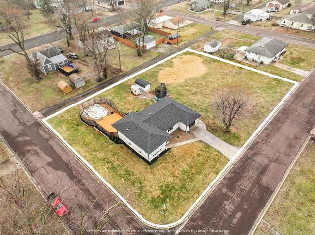 2008 E 15th Street, Sedalia, MO 65301