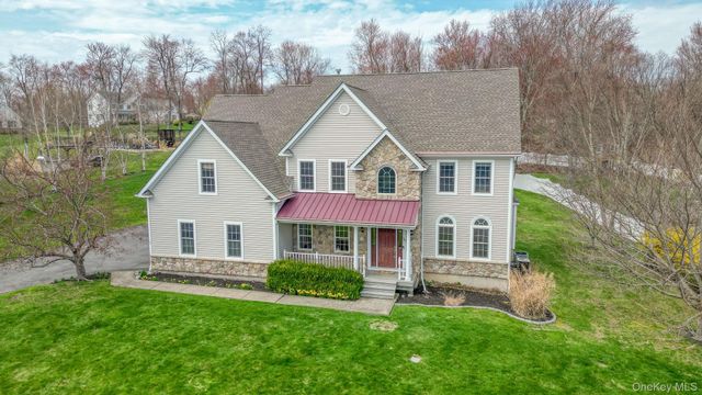 99 Country Club Road, Hopewell Junction, NY 12533