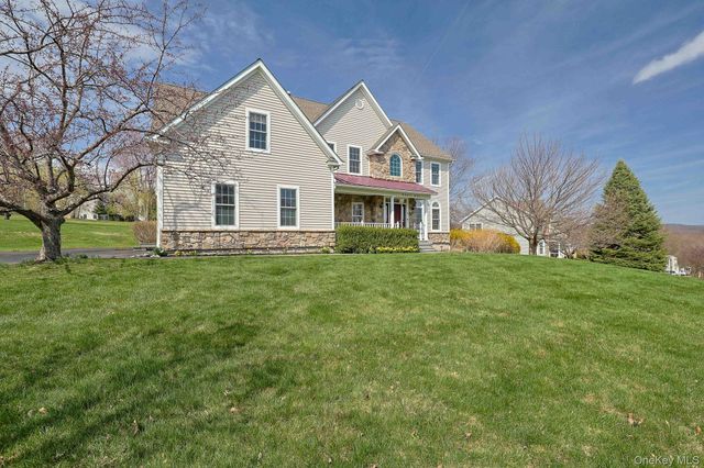 99 Country Club Road, Hopewell Junction, NY 12533