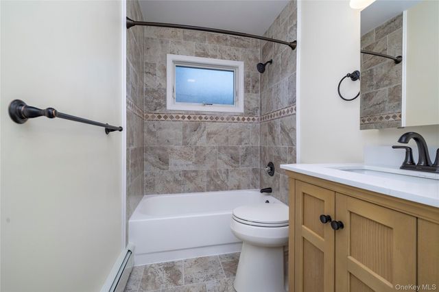 542 E Pine Street Upper, Long Beach, NY 11561