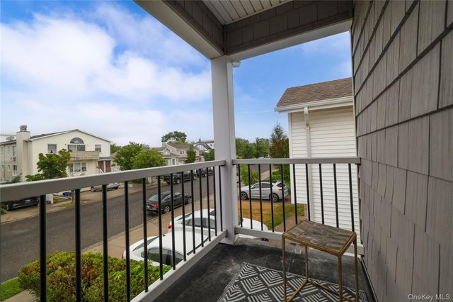 542 E Pine Street Upper, Long Beach, NY 11561