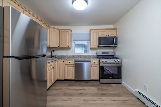 542 E Pine Street Upper, Long Beach, NY 11561