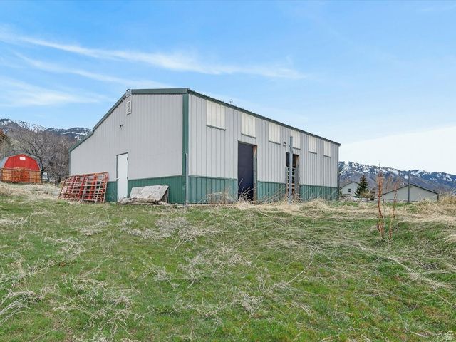 355 N 1100 E, Hyde Park, UT 84318