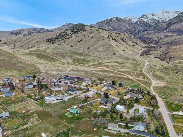 355 N 1100 E, Hyde Park, UT 84318