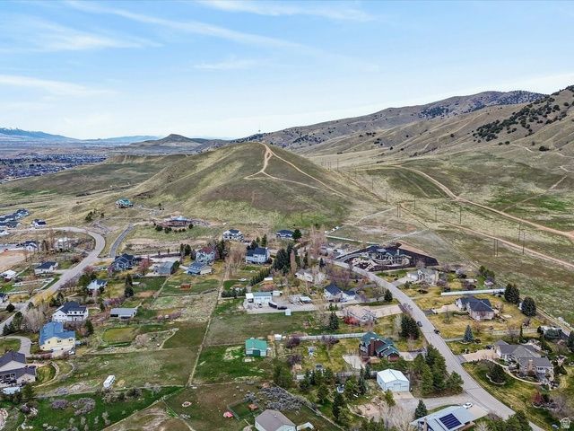 355 N 1100 E, Hyde Park, UT 84318