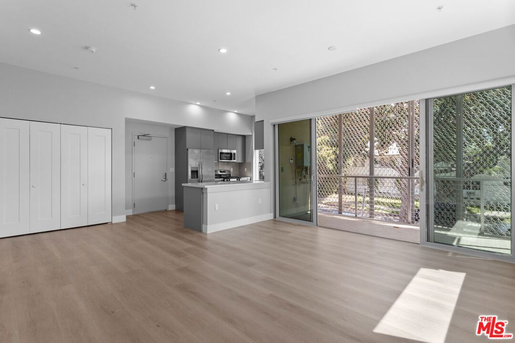 1223 N Hayworth Avenue 6, West Hollywood, CA 90046