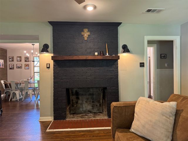 1605 W 7th Street, Irving, TX 75060