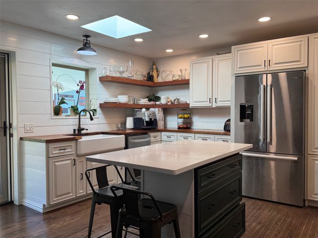 1605 W 7th Street, Irving, TX 75060