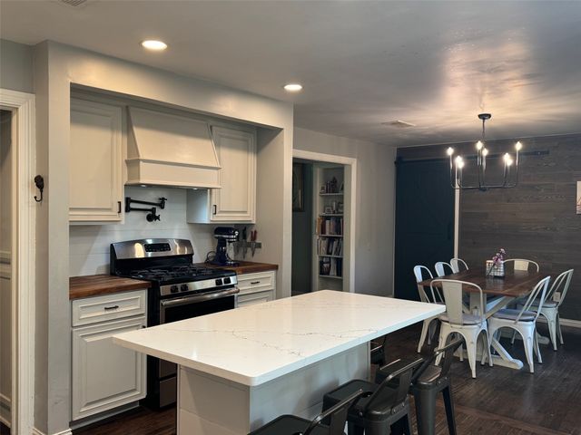 1605 W 7th Street, Irving, TX 75060