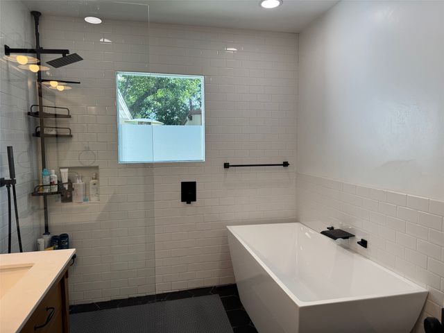 1605 W 7th Street, Irving, TX 75060