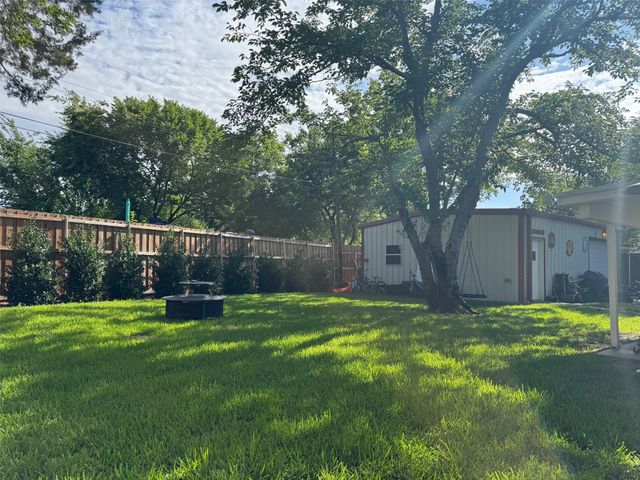 1605 W 7th Street, Irving, TX 75060