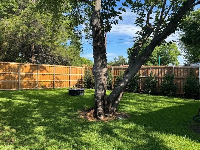 1605 W 7th Street, Irving, TX 75060