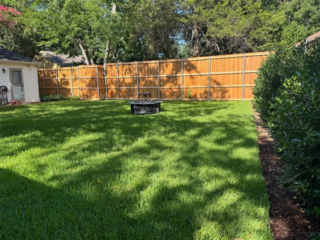 1605 W 7th Street, Irving, TX 75060