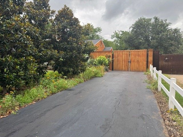 1605 W 7th Street, Irving, TX 75060