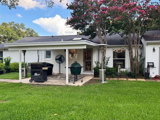 1605 W 7th Street, Irving, TX 75060