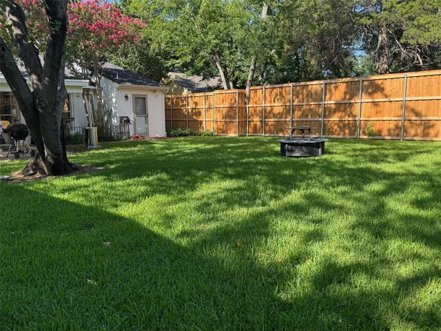1605 W 7th Street, Irving, TX 75060
