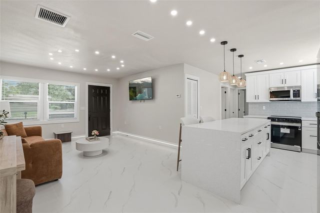 513 WHITE OAK AVENUE, Brandon, FL 33510