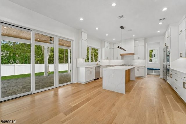 54 Martin Rd, Livingston Twp., NJ 07039