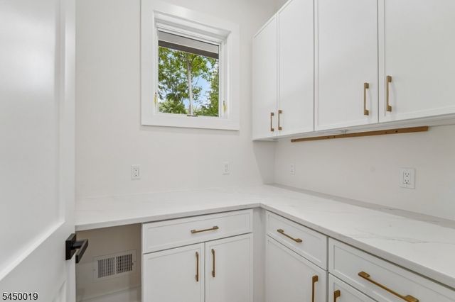54 Martin Rd, Livingston Twp., NJ 07039