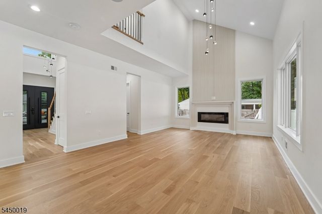 54 Martin Rd, Livingston Twp., NJ 07039