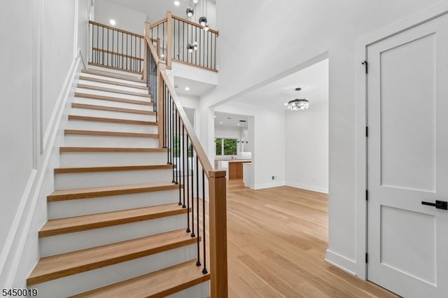 54 Martin Rd, Livingston Twp., NJ 07039