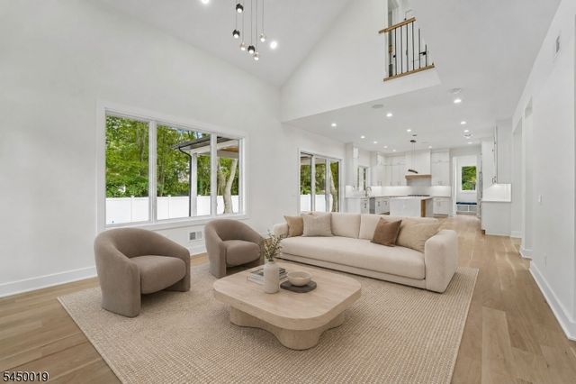 54 Martin Rd, Livingston Twp., NJ 07039
