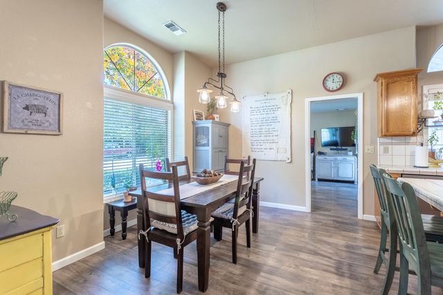 1187 Kirkwood Circle, Redding, CA 96003