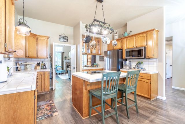 1187 Kirkwood Circle, Redding, CA 96003