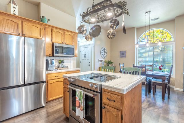 1187 Kirkwood Circle, Redding, CA 96003