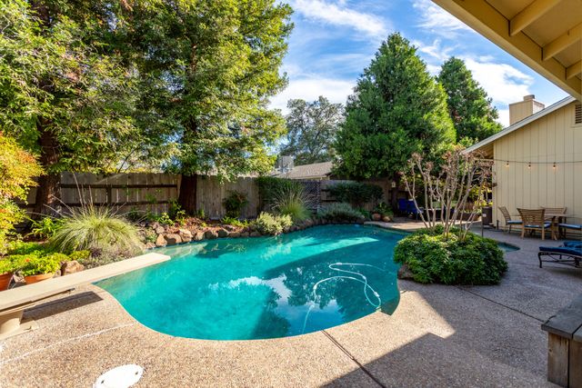 1187 Kirkwood Circle, Redding, CA 96003