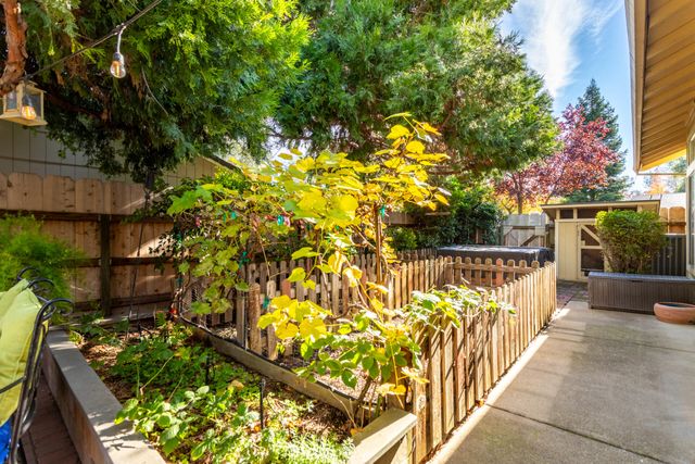 1187 Kirkwood Circle, Redding, CA 96003