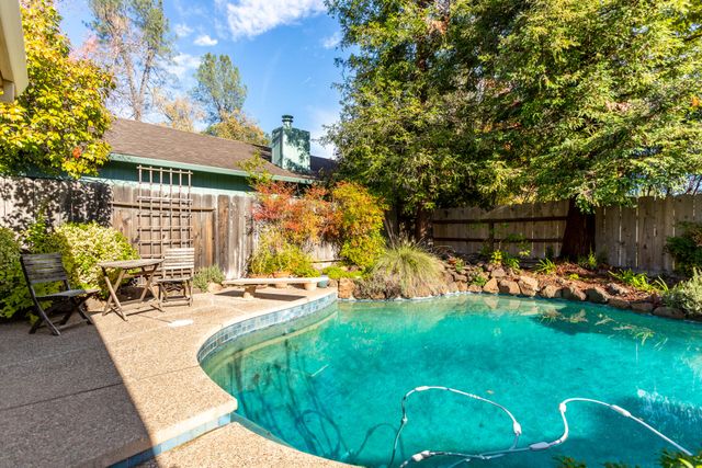 1187 Kirkwood Circle, Redding, CA 96003