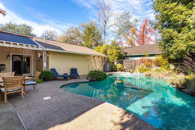 1187 Kirkwood Circle, Redding, CA 96003