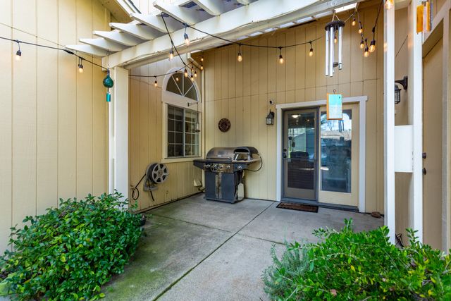 1187 Kirkwood Circle, Redding, CA 96003