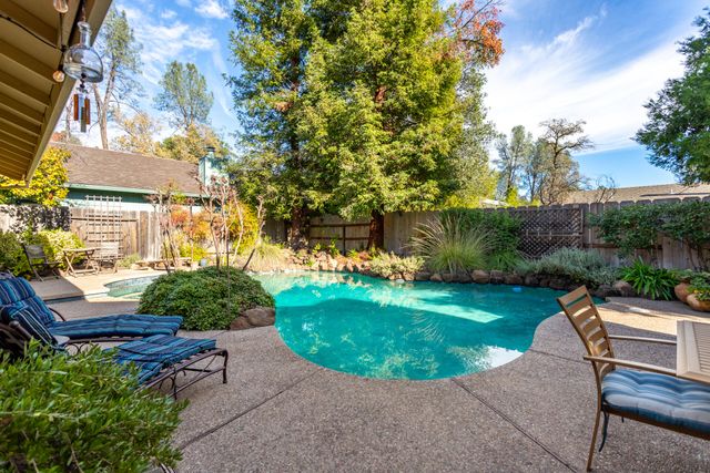 1187 Kirkwood Circle, Redding, CA 96003