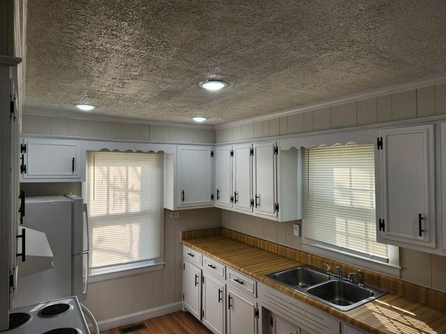 207 28th St, Old Hickory, TN 37138