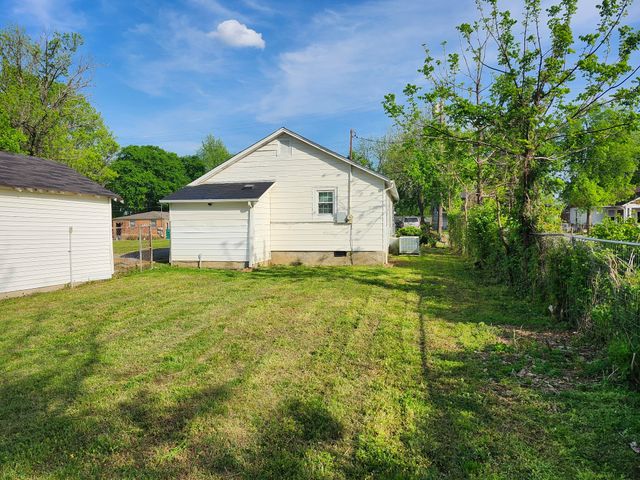 207 28th St, Old Hickory, TN 37138