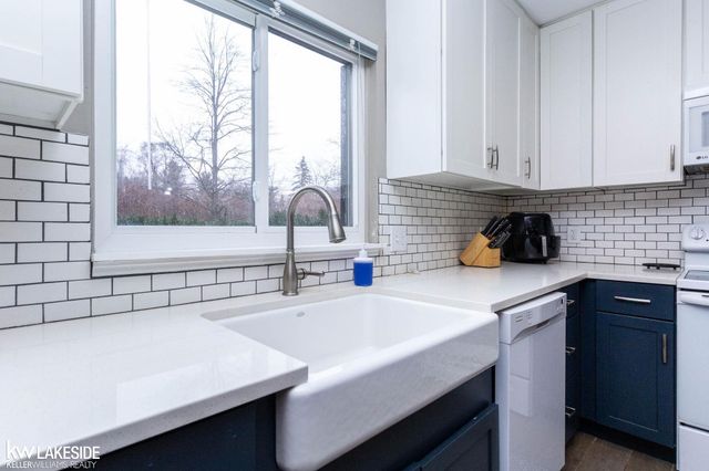 32921 Wing Lake Road, Franklin, MI 48025